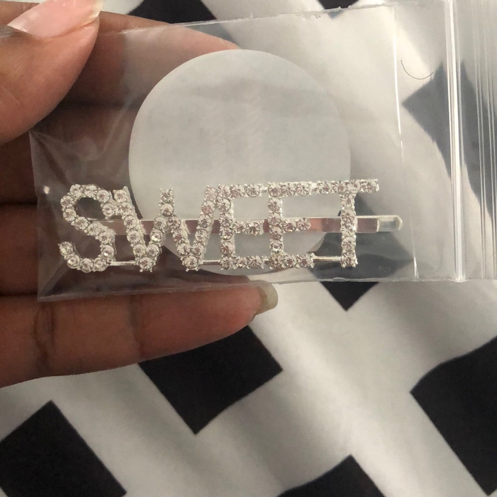 Sweet Rhinestone Hair Clip